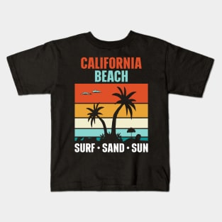 Vintage California Beach Surf Sand Sun California Vacation Kids T-Shirt